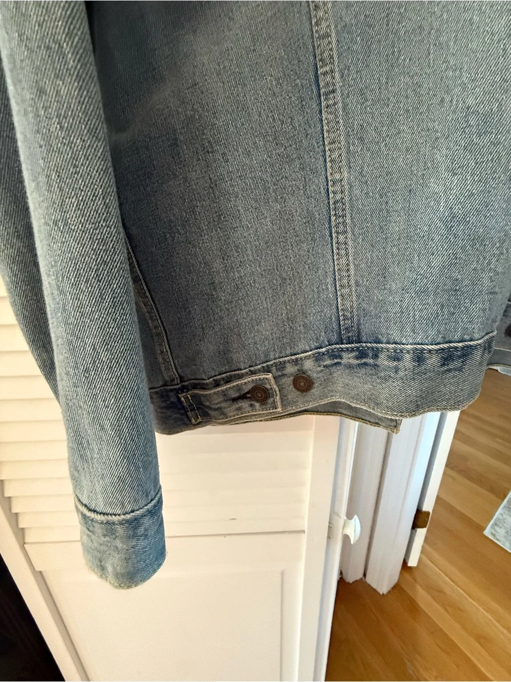 Levi's Light Wash Denim Jacket in Blue